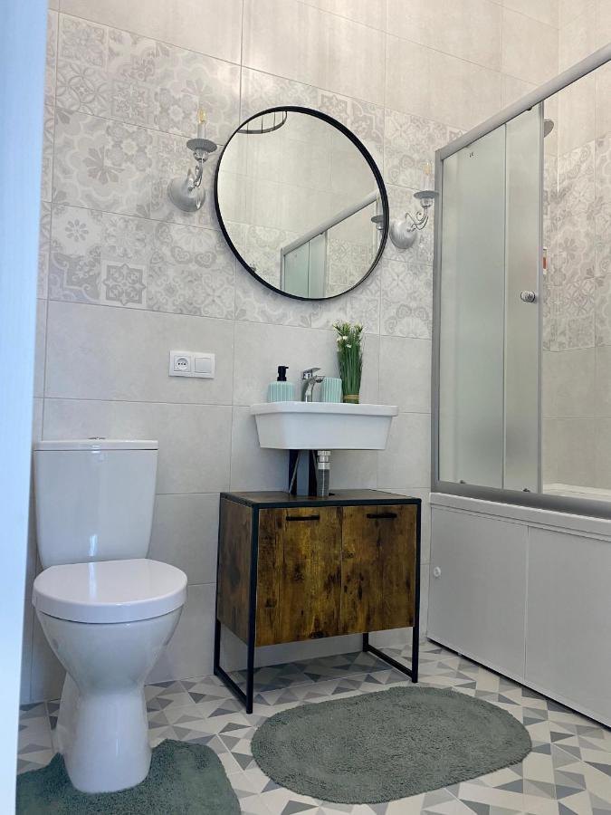 просторный люкс с 2-мя спальнями в центре,спасская 50 Apartment Mykolaiv