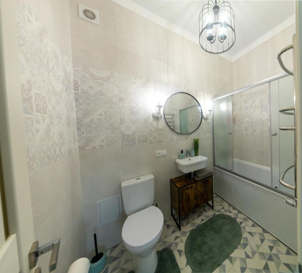 Apartment просторный люкс с 2-мя спальнями в центре,спасская 50