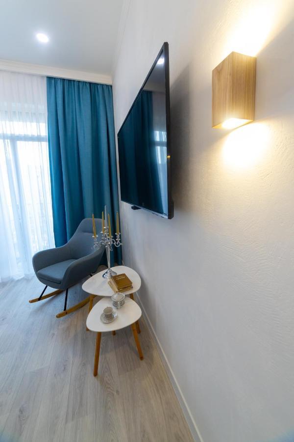 просторный люкс с 2-мя спальнями в центре,спасская 50 Apartment