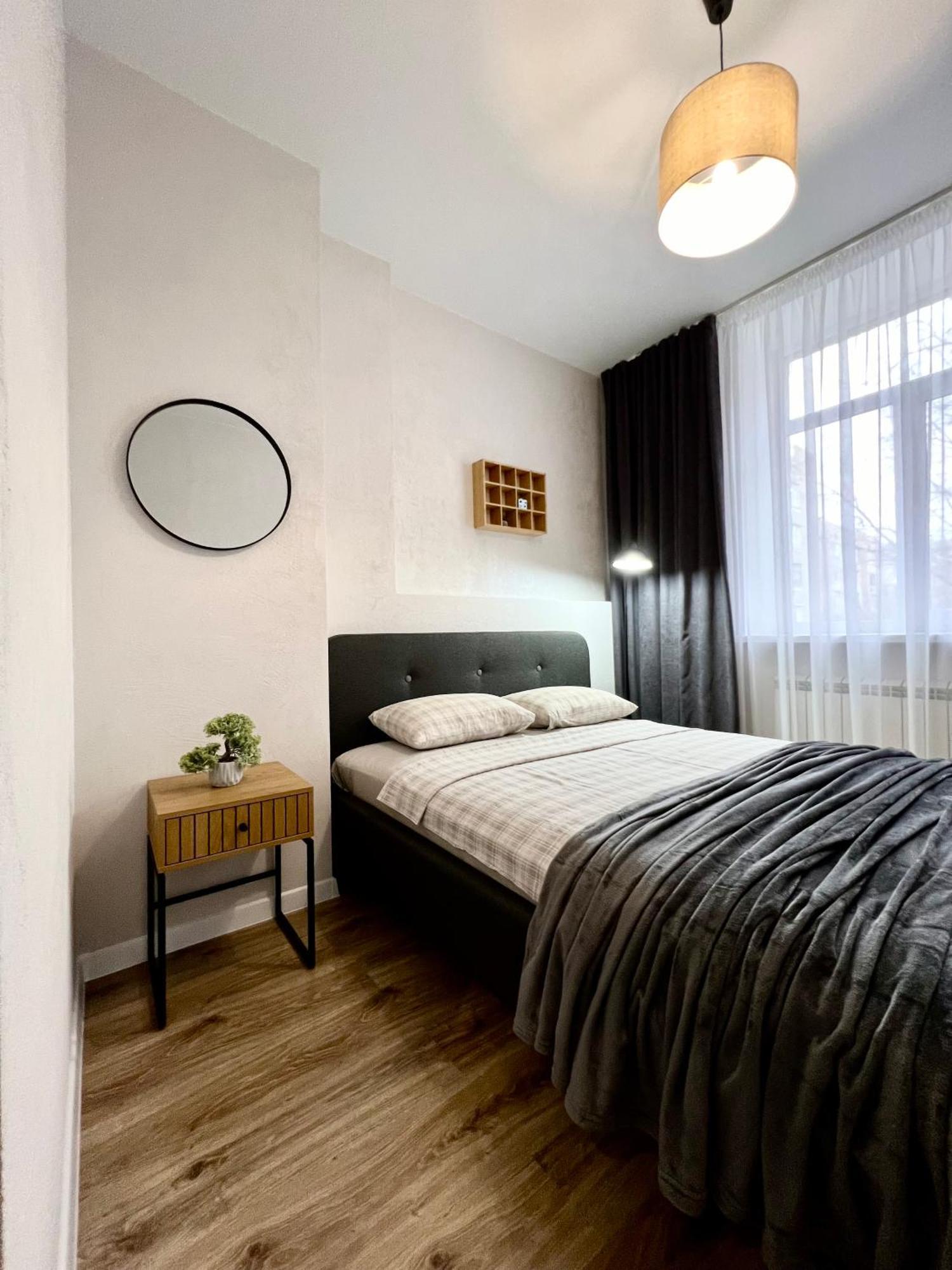 просторный люкс с 2-мя спальнями в центре,спасская 50 Apartment